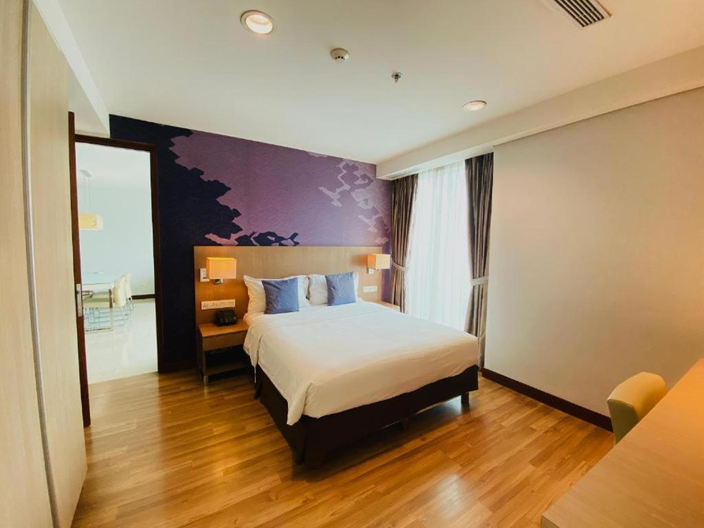 The H Tower Rasuna Suites Kuningan Jakarta By Villaloka Экстерьер фото