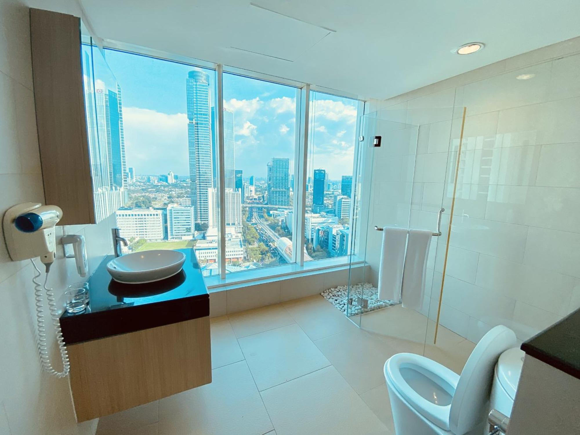 The H Tower Rasuna Suites Kuningan Jakarta By Villaloka Экстерьер фото