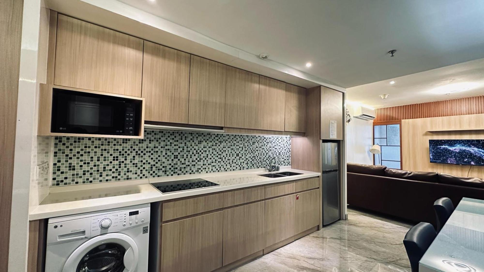 The H Tower Rasuna Suites Kuningan Jakarta By Villaloka Экстерьер фото