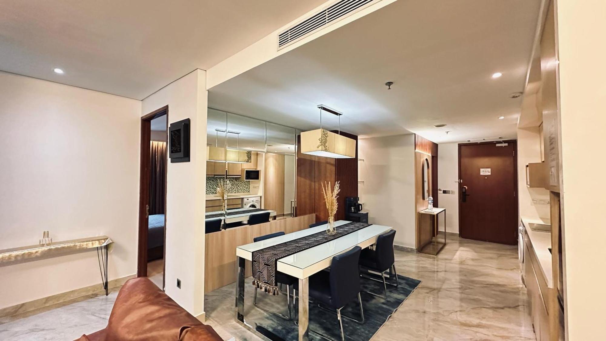 The H Tower Rasuna Suites Kuningan Jakarta By Villaloka Экстерьер фото